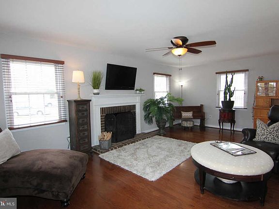 3rd image of 4112 Marble Ln