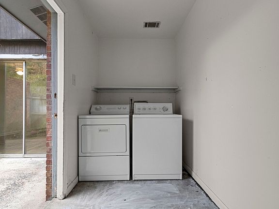 4th image of 2613 W 58th St