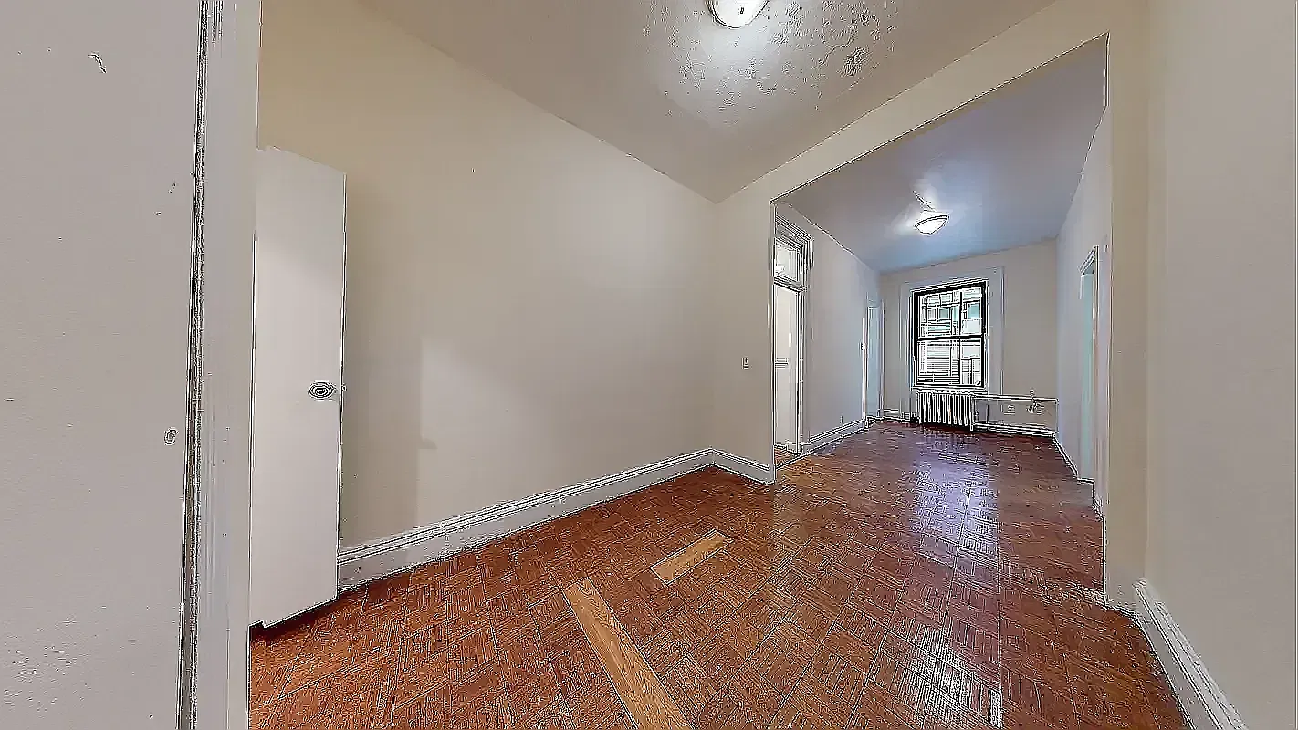 720 2nd Avenue — Photo 4