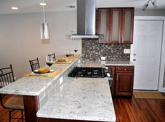4th image of 1725 Kingston Ln
