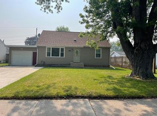 1051 Grognet St, Green Bay, WI 54302