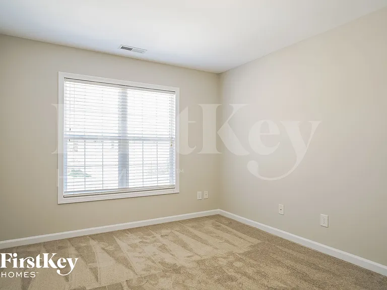 8163 Willowglen Dr — Photo 12