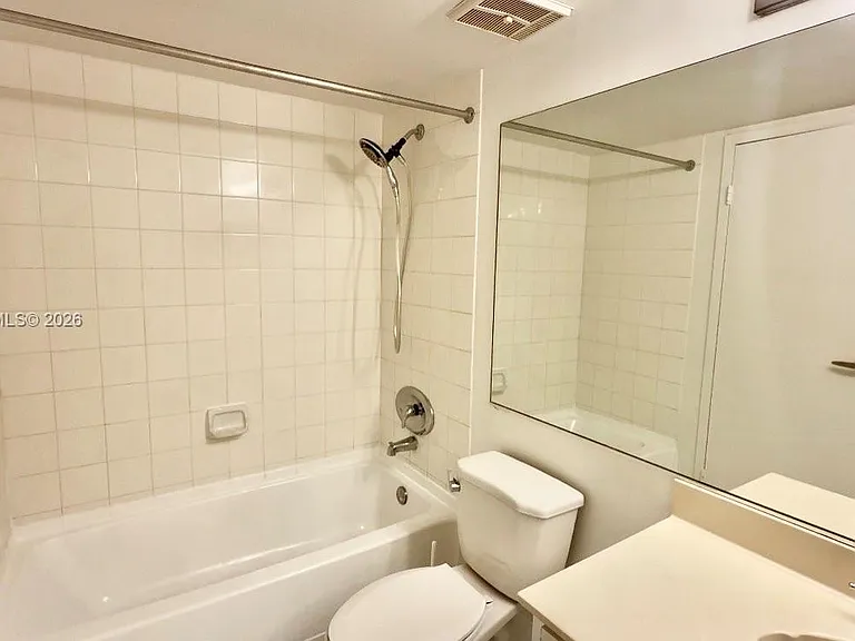 7601 E Treasure Dr #801 — Photo 8