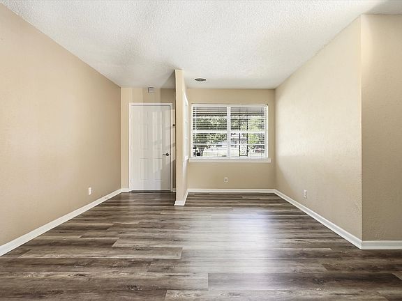 5th image of 503 Harriett St