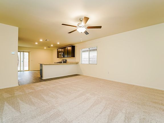4th image of 12859 Peony Dr