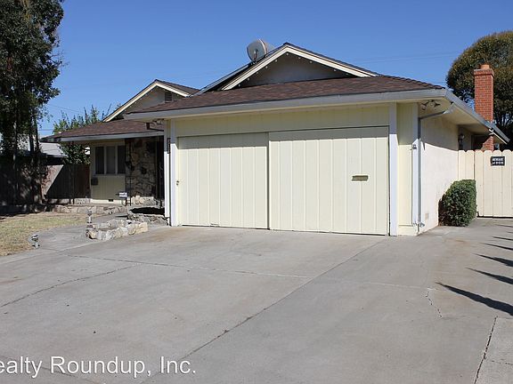 2nd image of 517 Leslie Ave