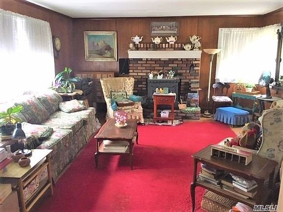 5th image of 56 Seatuck Ave