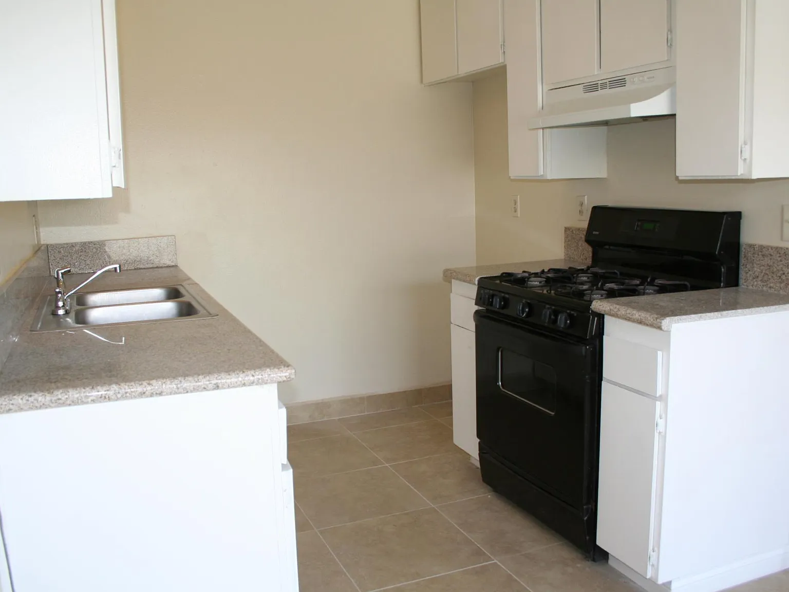 5350 La Sierra Ave — Photo 2