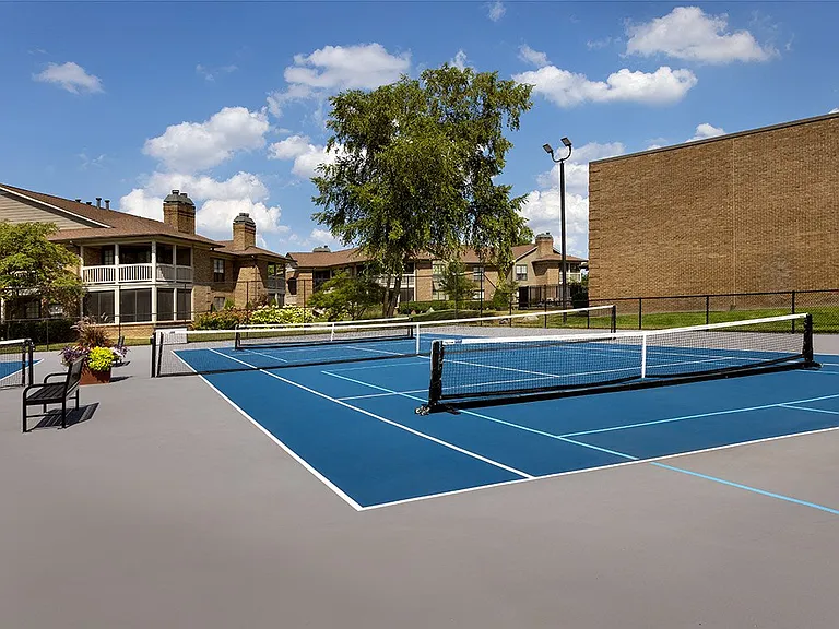 Willow Lake Apartments — Photo 59
