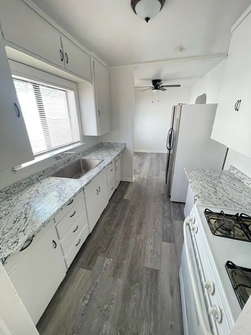 975 Wilson Avenue Unit A — Photo 4