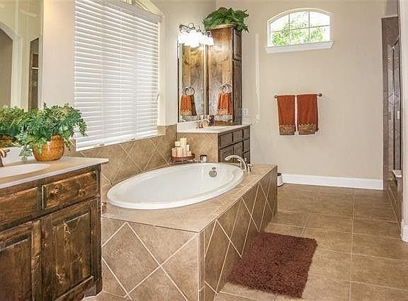 5th image of 2898 Izabella Ct