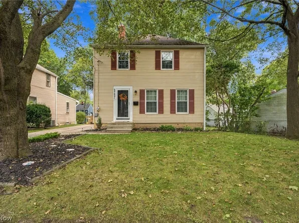 2723 Maplewood St, Cuyahoga Falls, OH 44221