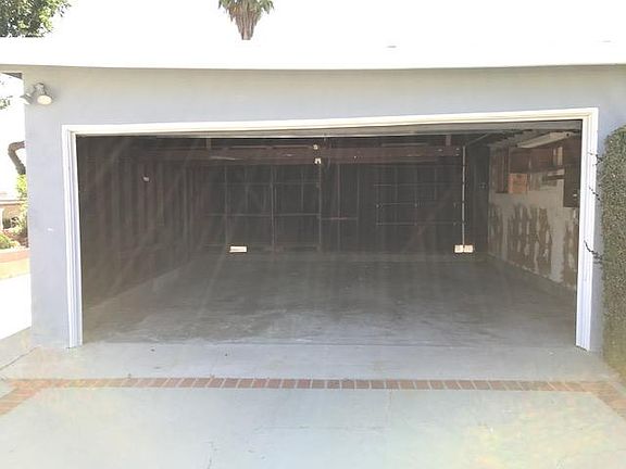 2 Car Garage