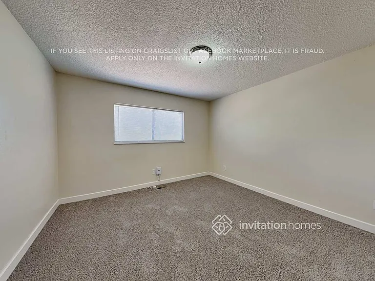 1290 Hans Brinker Ln — Photo 15