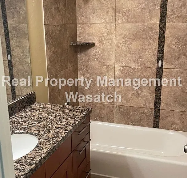 715 E Harrison Ave — Photo 20