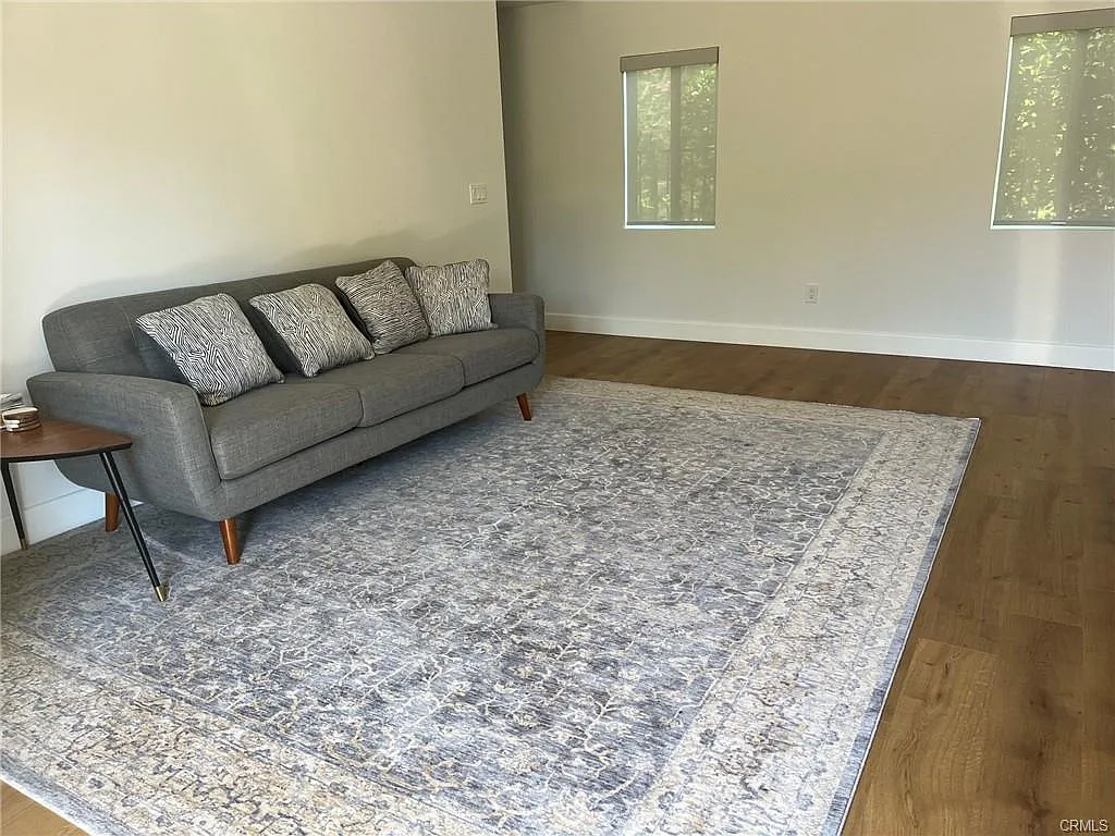 3 bed, 2.5 bath, 1199 sqft, $4,000 — Photo 2