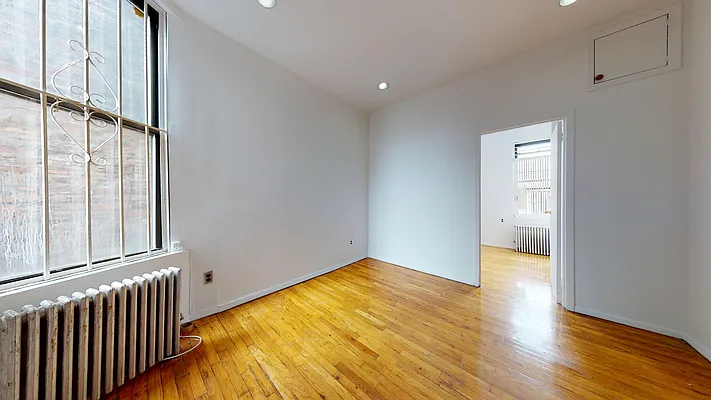 Rented by Bond New York | media 11