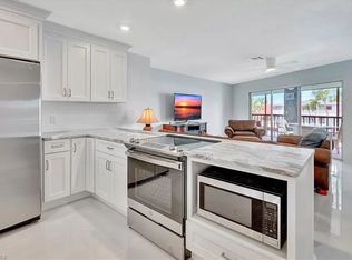 5111 Manor Ct APT 7, Cape Coral, FL 33904