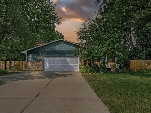 5450 Norwood Ln N, Plymouth, MN 55442