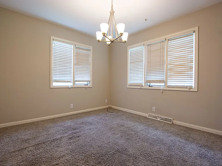 11808 William St — Photo 9