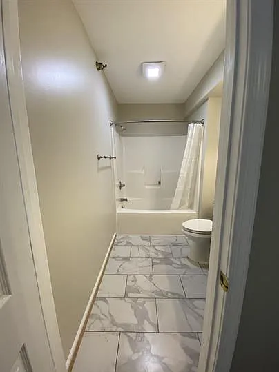 205 N Market St #2B — Photo 7
