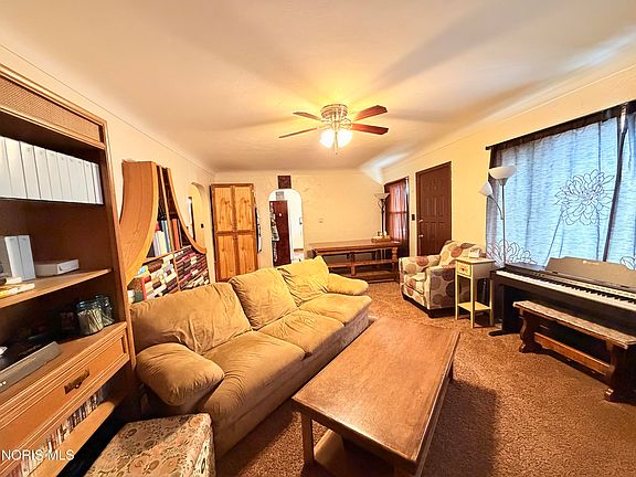 5th image of 1494 Westgate Dr