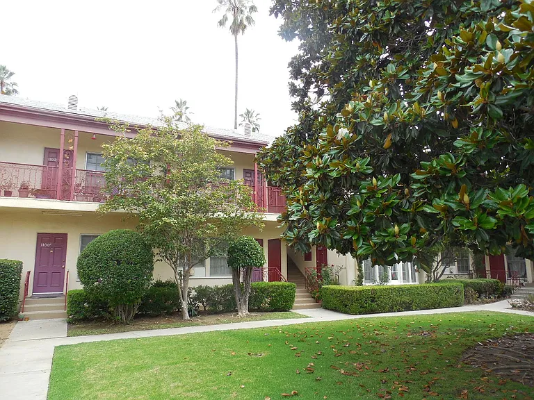 1100 Westmoreland Apartments — Photo 15
