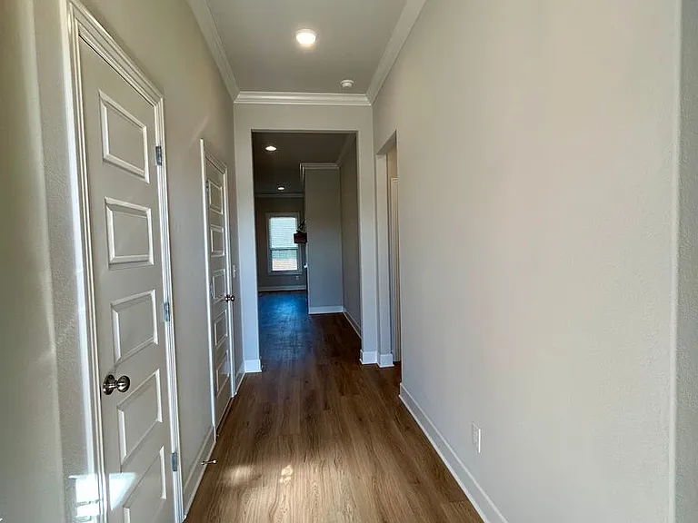 1812 Charles St — Photo 2
