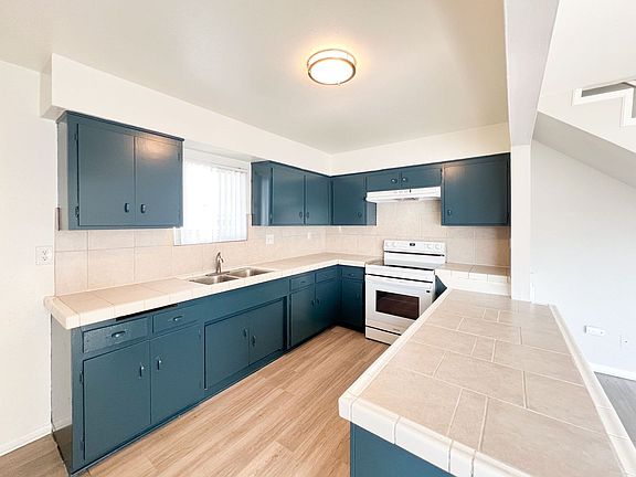 3rd image of 6518 Corona Ave APT N