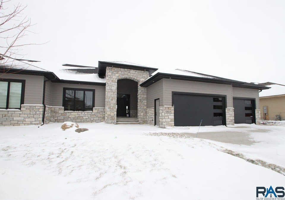 1st image of 7517 S Grand Arbor Pl