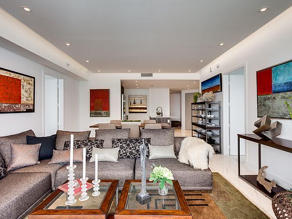 5th image of 488 NE 18th St Unit 3303