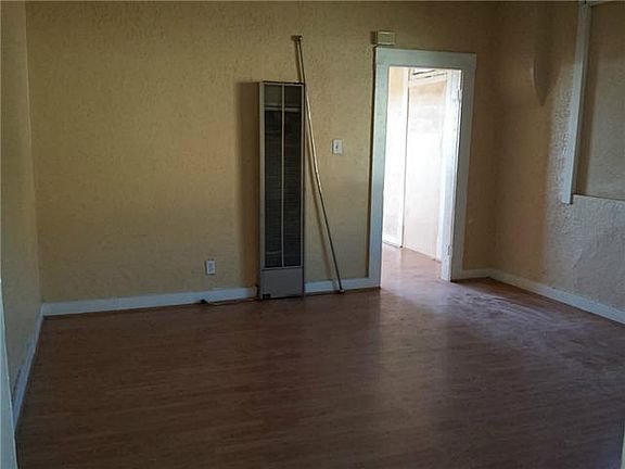 3rd image of 2201 Tremont Ave
