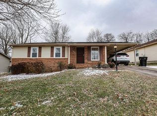221 Windmere Dr, Paducah, KY 42001