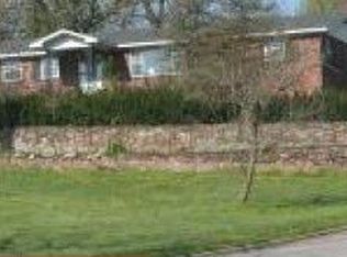 29 Sycamore St, Cassville, MO 65625