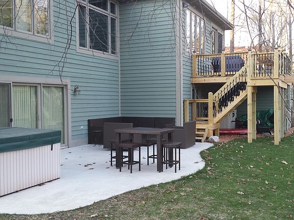 3rd image of 18806 Iroquois Dr