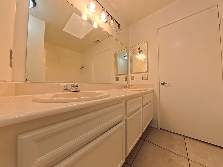 24052 Royale St — Photo 21