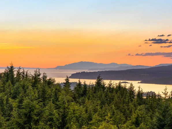 1301 Sunset Rd, Bowen Island, BC V0N 1G2