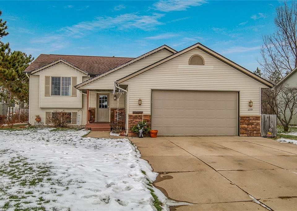 1279 Jake Place, Chippewa Falls, WI 54729 Zillow