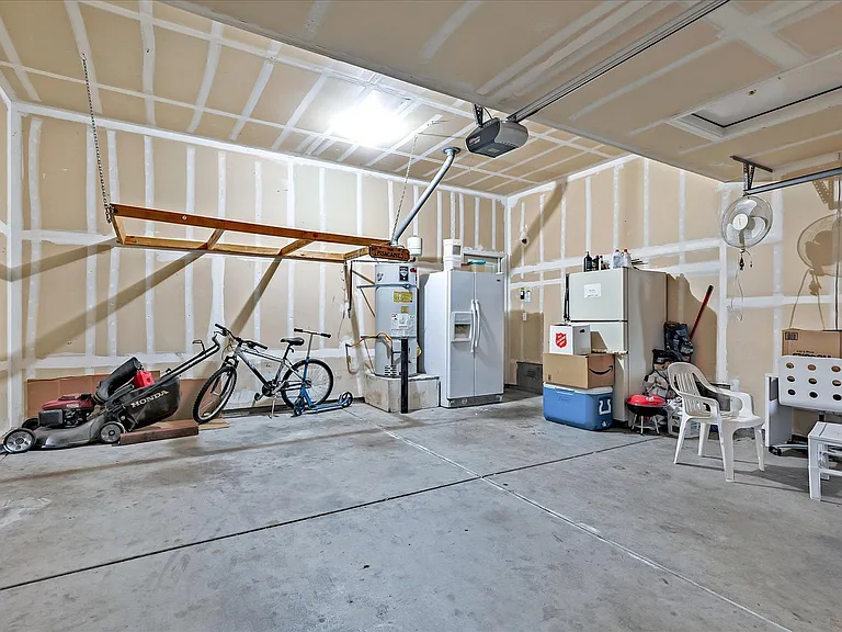 2107 Expedition Way — Photo 33