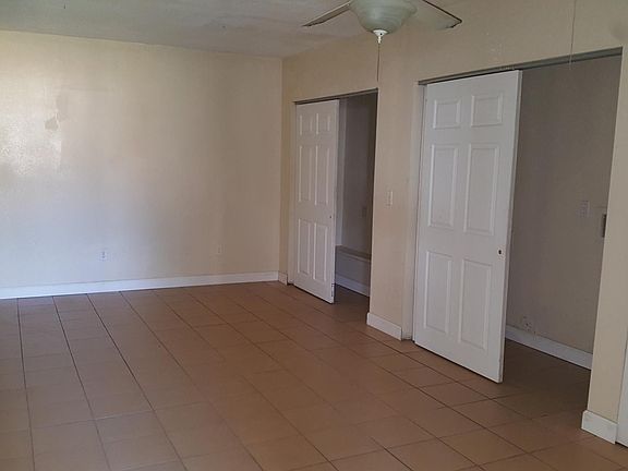 3rd image of 1072 Aaron Dr
