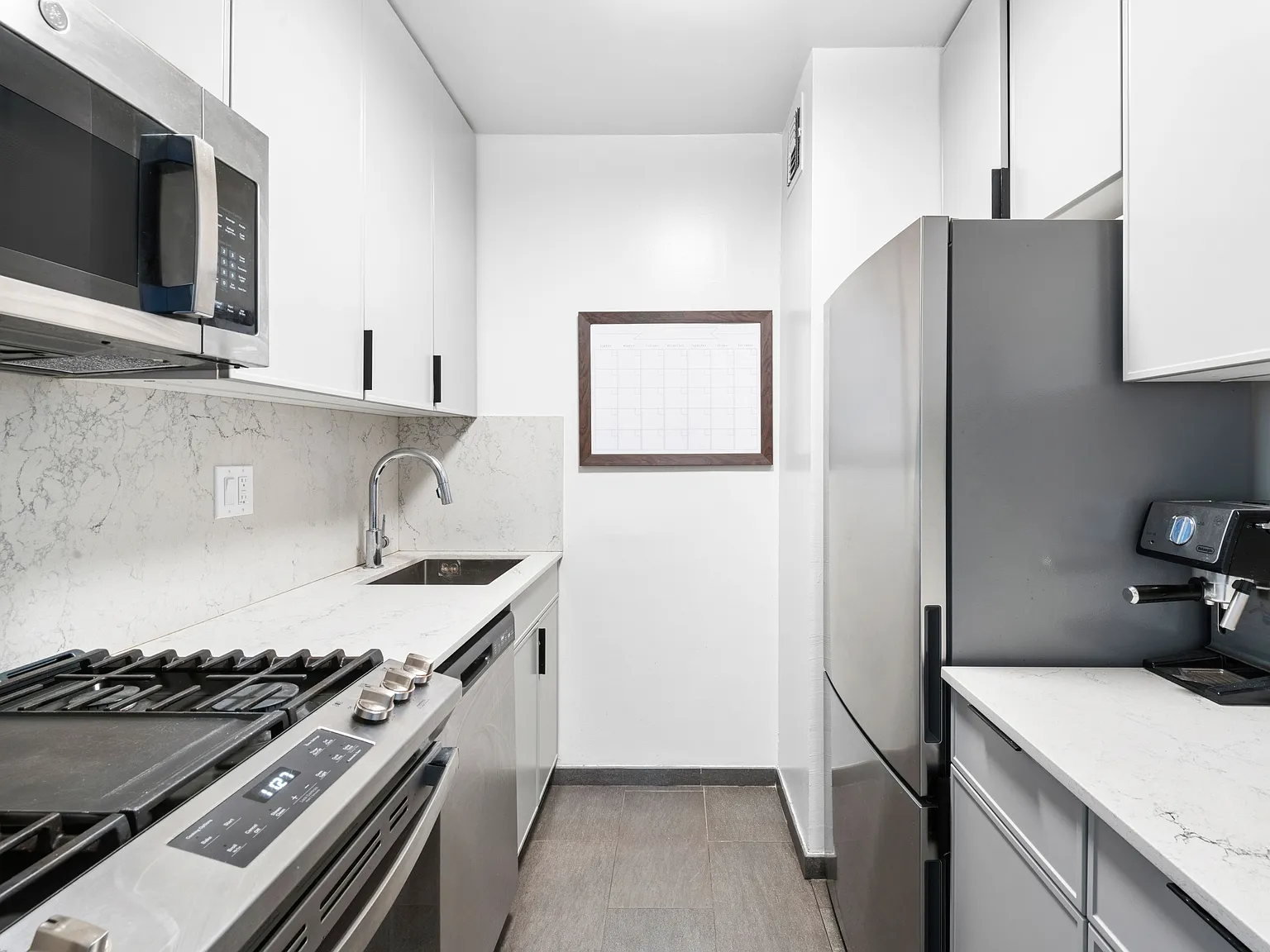 401 East 80th Street — Photo 4