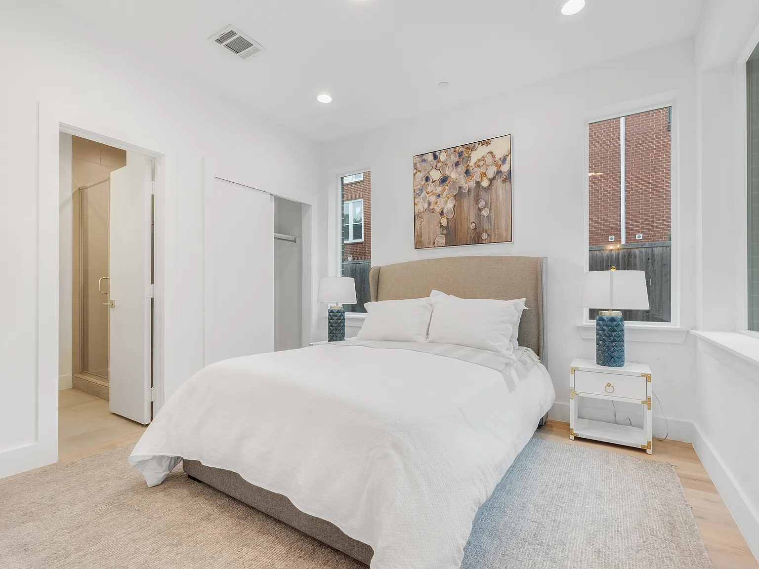 3 bed, 1986 sqft, $4,250 — Photo 4