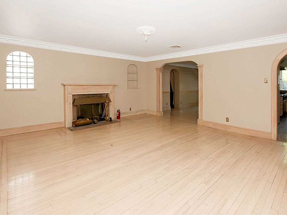 3rd image of 2703 John St