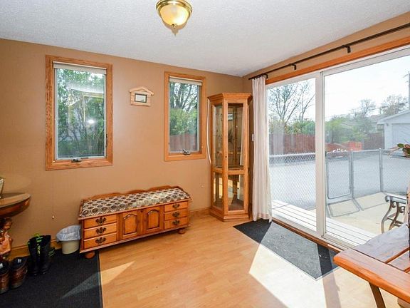 4th image of 1139 Marshall Ave