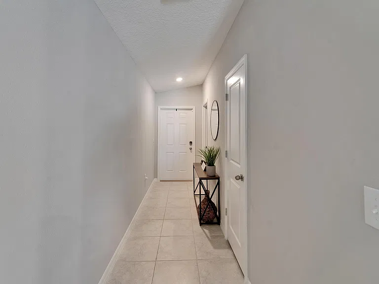 401 Royal Empress Dr — Photo 7