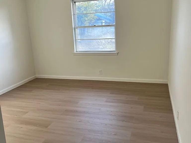 1705 Campbell St — Photo 10