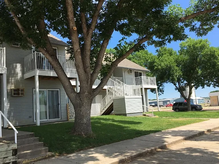 Harrison Apartments — Photo 2