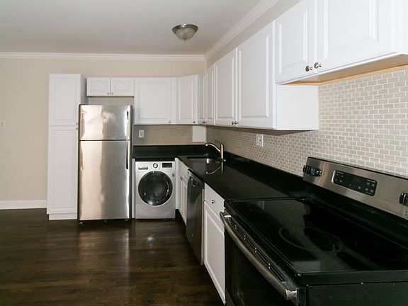 3rd image of 3345 N Marshfield Ave #M03r