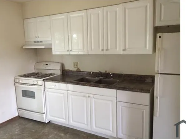 780 Main St APT 7, Antioch, IL 60002