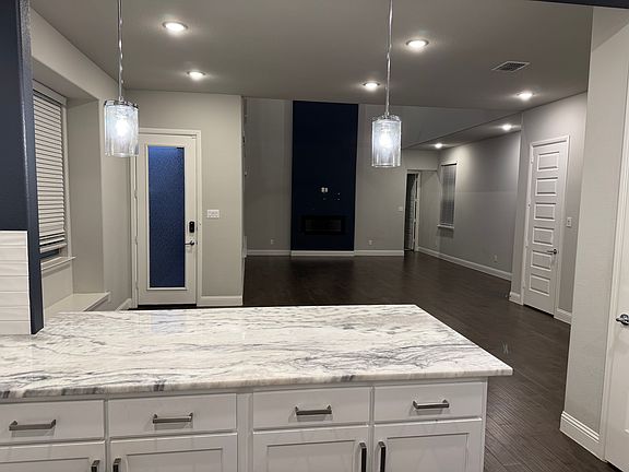 3rd image of 4259 Curtiss Dr